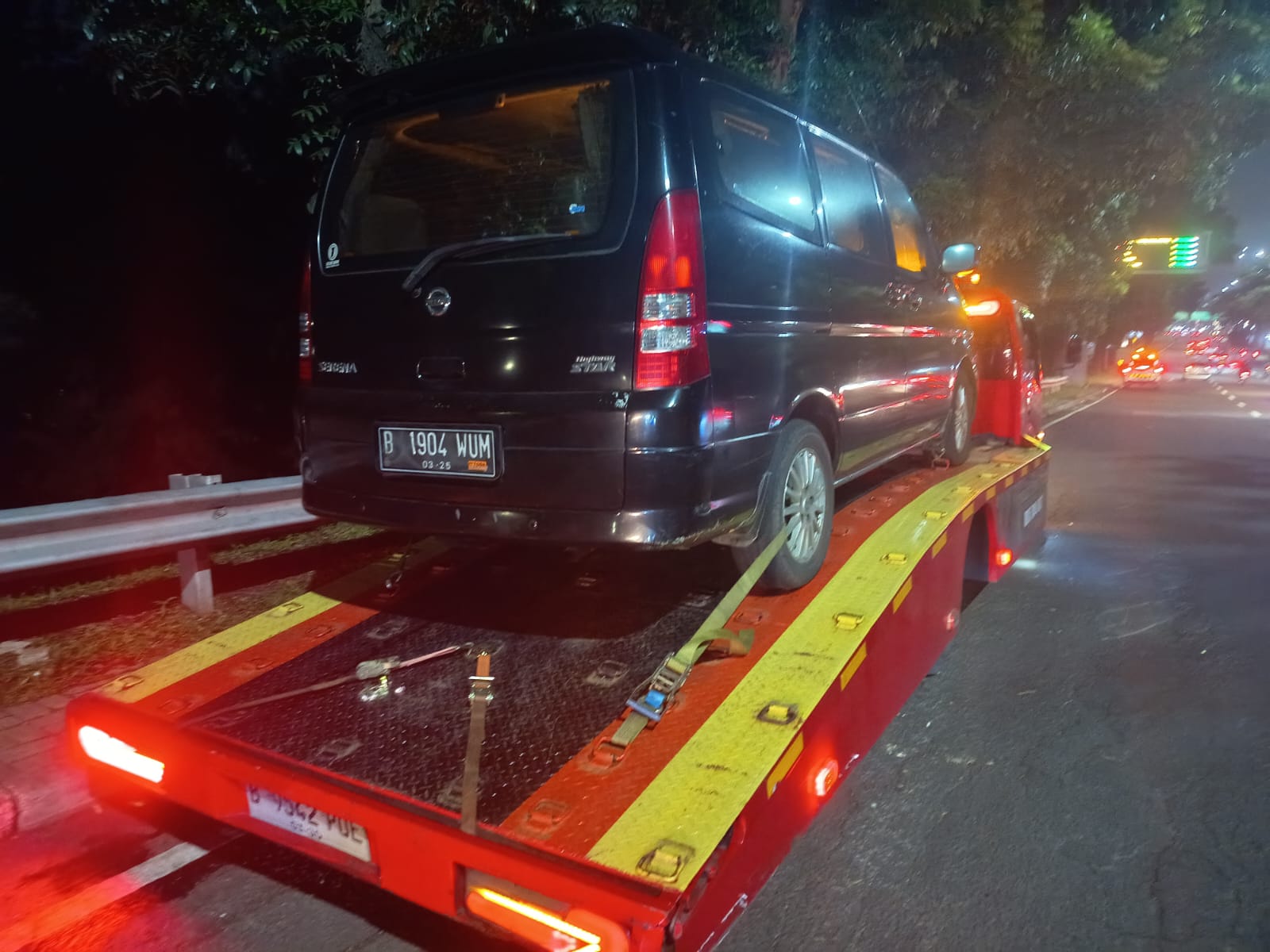 Jasa Towing Mobil Terdekat - Evakuasi Derek Gendong 24 Jam di Tangerang